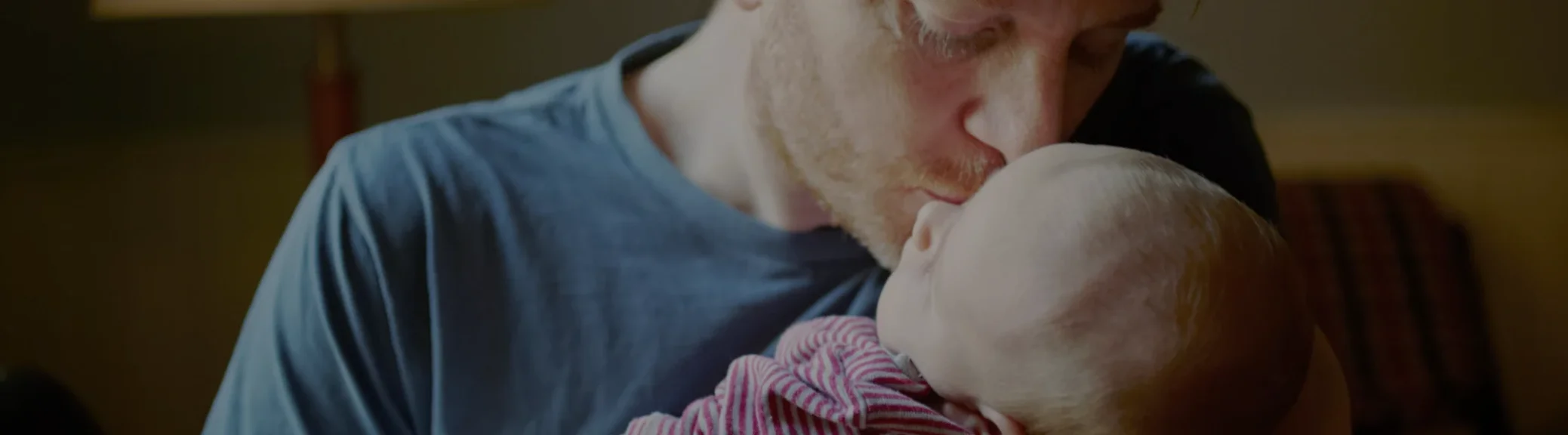 Vater mit Baby