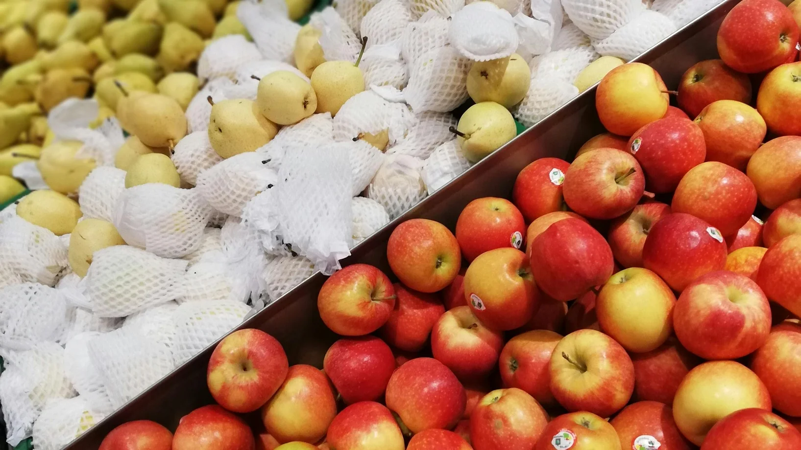 Red apple fruits